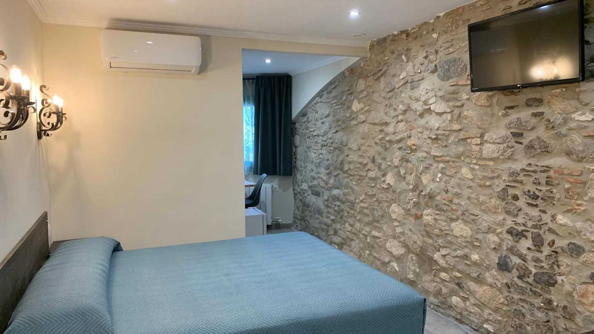 Vendégház Hostal Milana Girona